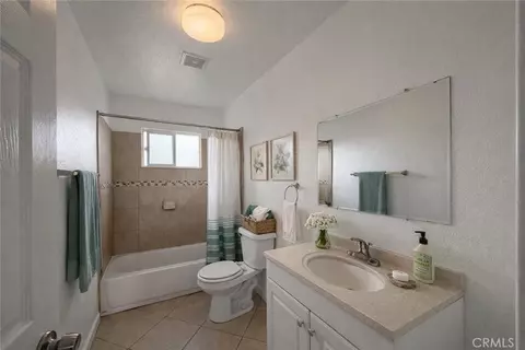 Bath - 1216 E 56th, Long Beach, CA 90805 photo 1 of 4