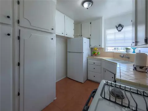 Kitchen - 727 S Caswell, Compton, CA 90220 photo 5 of 5