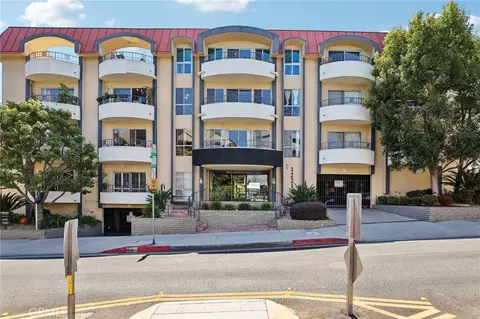1221 N Kings #203, West Hollywood, CA 90069