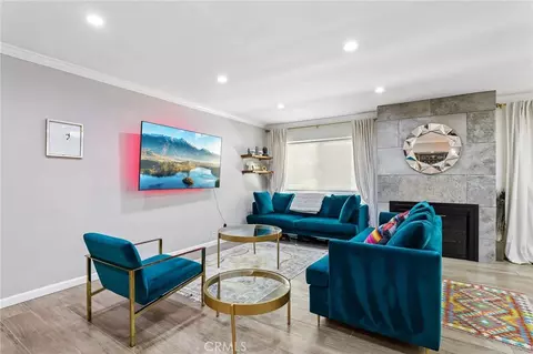 1221 N Kings #203, West Hollywood, CA 90069