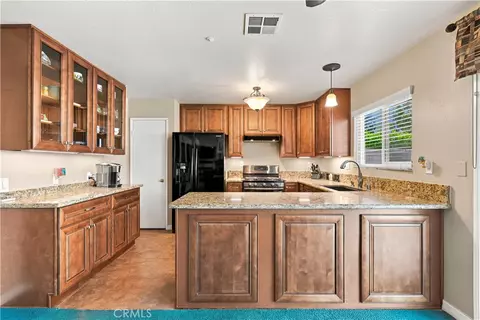 Kitchen - 11552 Sheffield, Fontana, CA 92337 photo 2 of 5