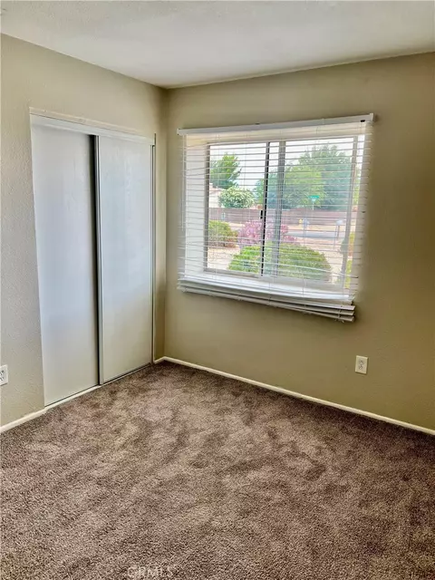 14977 Mauna Loa St, Hesperia, CA 92345 photo 13