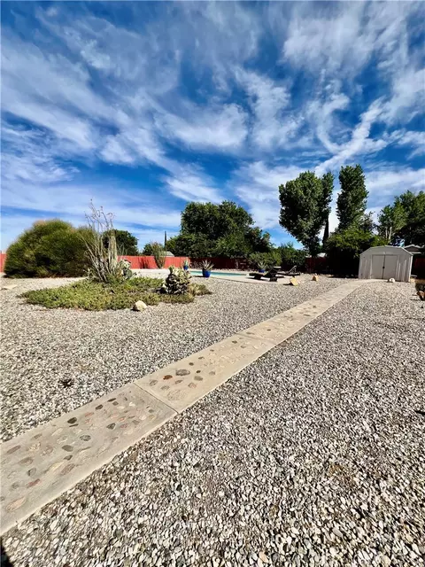 14977 Mauna Loa St, Hesperia, CA 92345 photo 3