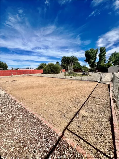 14977 Mauna Loa St, Hesperia, CA 92345 photo 4