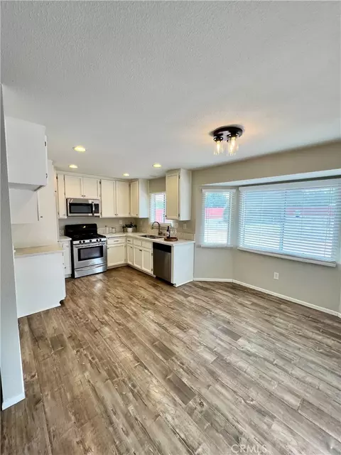 14977 Mauna Loa St, Hesperia, CA 92345 photo 10