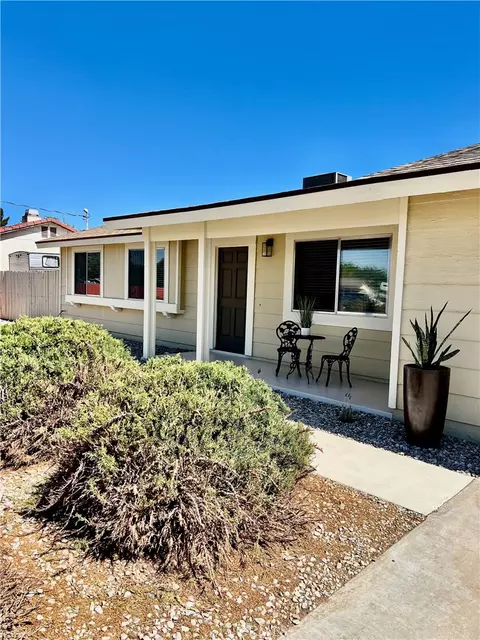14977 Mauna Loa St, Hesperia, CA 92345 photo 5