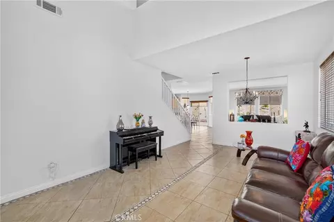 Entry Way - 289 Kieswetter, Colton, CA 92324 photo 1 of 3