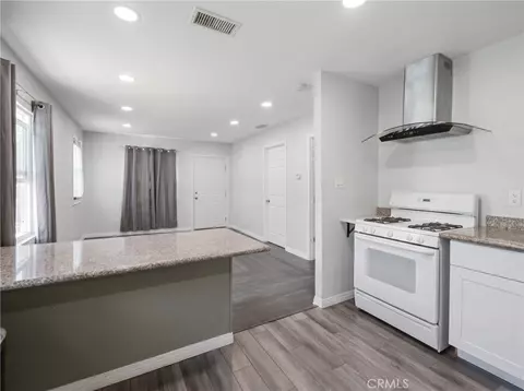 Living - 1164 Mentone, Pasadena, CA 91103 photo 2 of 5