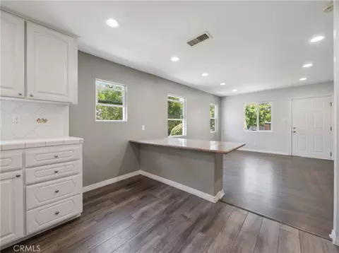 Living - 1164 Mentone, Pasadena, CA 91103 photo 3 of 5
