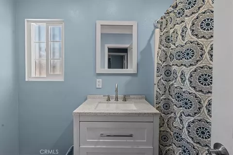 Bath - 407 E Sunset, Long Beach, CA 90805 photo 3 of 4