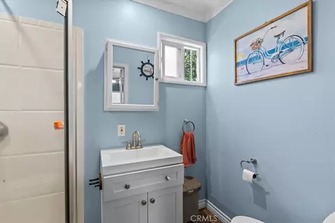 Bath - 407 E Sunset, Long Beach, CA 90805 photo 2 of 4