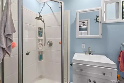 Bath - 407 E Sunset, Long Beach, CA 90805 photo 1 of 4
