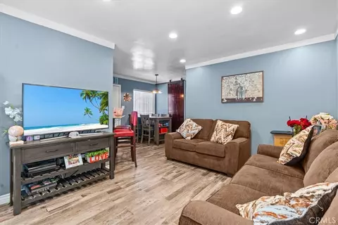 Living - 407 E Sunset, Long Beach, CA 90805 photo 2 of 3