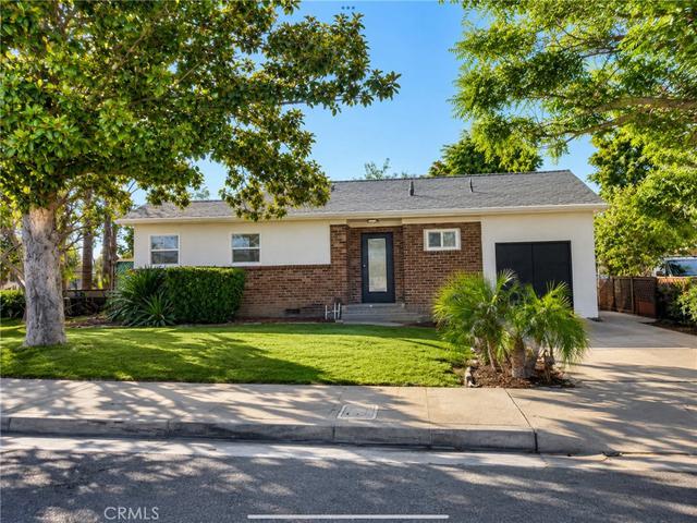 884 Lewis St, Pomona, CA 91768