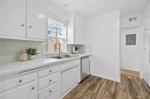 Kitchen - 1227 E 1st #2F, Long Beach, CA 90802 photo 2 of 2