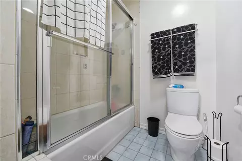 Bath - 6545 Dos Rios Rd, Downey, CA 90240 photo 6 of 6