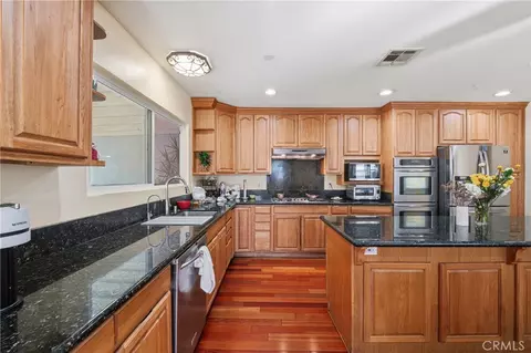Kitchen - 6545 Dos Rios Rd, Downey, CA 90240 photo 2 of 4