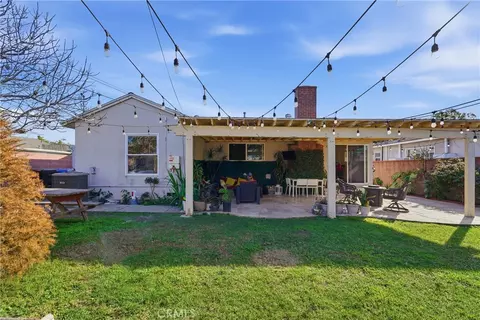 Exterior - 6545 Dos Rios Rd, Downey, CA 90240 photo 5 of 6