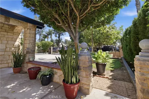 Exterior - 2851 Pleasant St, Riverside, CA 92507 photo 4 of 14