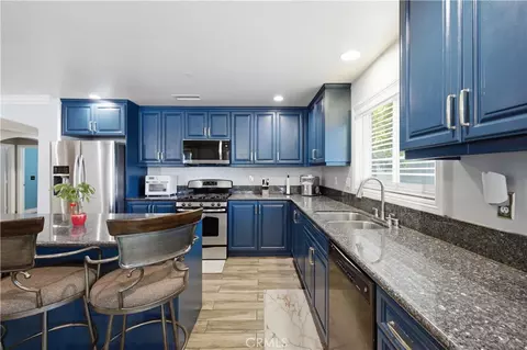 Kitchen - 2851 Pleasant St, Riverside, CA 92507 photo 3 of 7