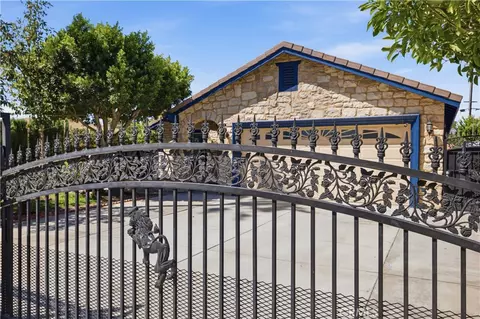 Exterior - 2851 Pleasant St, Riverside, CA 92507 photo 13 of 14