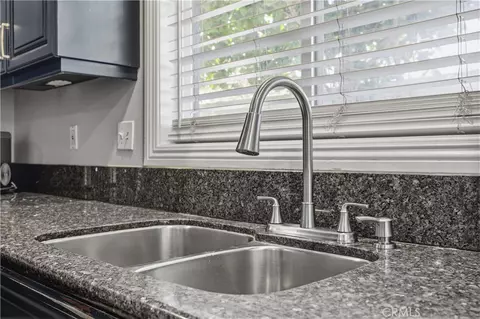 Kitchen - 2851 Pleasant St, Riverside, CA 92507 photo 5 of 7