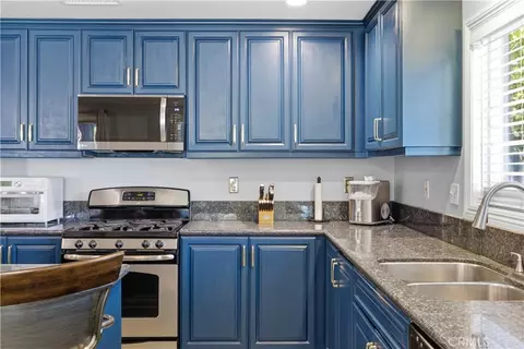 Kitchen - 2851 Pleasant St, Riverside, CA 92507 photo 4 of 7