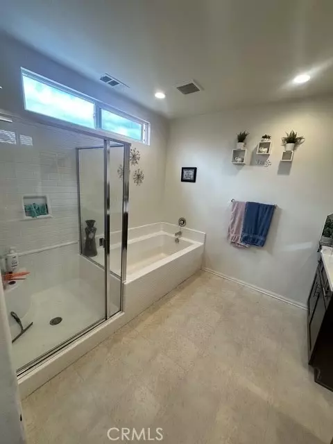 Bath - 37779 Nova Ave, Palmdale, CA 93552 photo 1 of 3