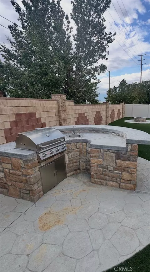 Kitchen - 37779 Nova Ave, Palmdale, CA 93552 photo 3 of 3