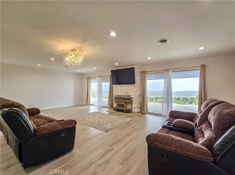 Living - 31611 157th E, Llano, CA 93544 photo 3 of 6