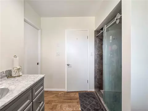 Bath - 31611 157th E, Llano, CA 93544 photo 5 of 8