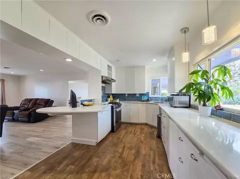 Kitchen - 31611 157th E, Llano, CA 93544 photo 1 of 6