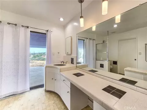 Bath - 31611 157th E, Llano, CA 93544 photo 1 of 8