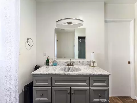 Bath - 31611 157th E, Llano, CA 93544 photo 6 of 8