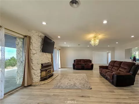 Living - 31611 157th E, Llano, CA 93544 photo 4 of 6