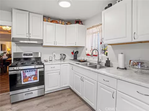 Kitchen - 12400 S Wilmington, Compton, CA 90222 photo 3 of 3