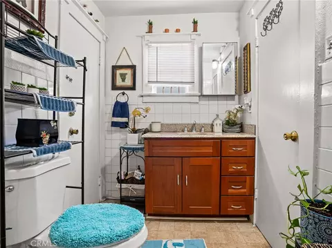 Bath - 12400 S Wilmington, Compton, CA 90222 photo 1 of 2