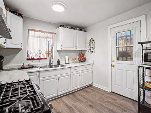 Kitchen - 12400 S Wilmington, Compton, CA 90222 photo 2 of 3