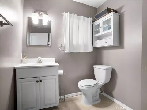 Bath - 9708 Pomering, Downey, CA 90240 photo 5 of 6