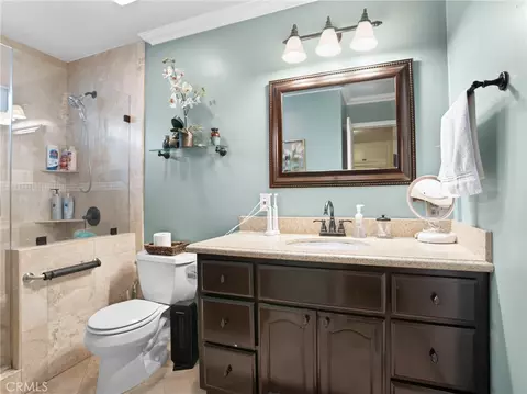 Bath - 9708 Pomering, Downey, CA 90240 photo 4 of 6