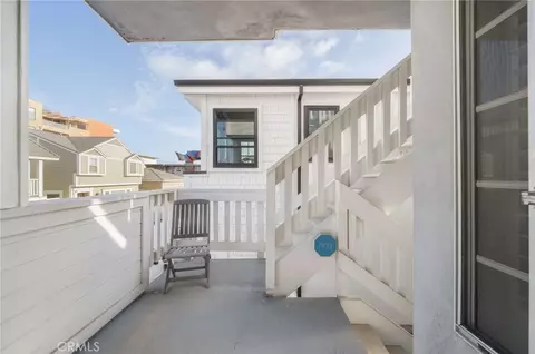 Exterior - 6020 E Ocean Blvd, Long Beach, CA 90803 photo 4 of 6