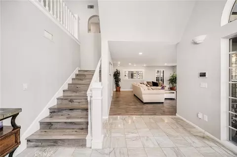 Entry Way - 6020 E Ocean Blvd, Long Beach, CA 90803 photo 2 of 9