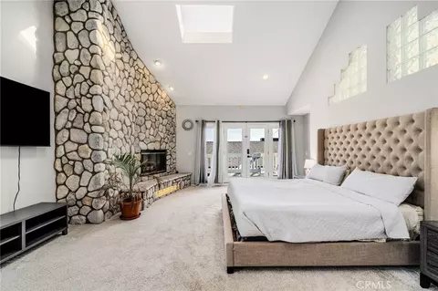 Bedroom - 6020 E Ocean Blvd, Long Beach, CA 90803 photo 4 of 4