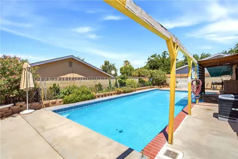 Exterior - 44309 Andale Ave, Lancaster, CA 93535 photo 8 of 11