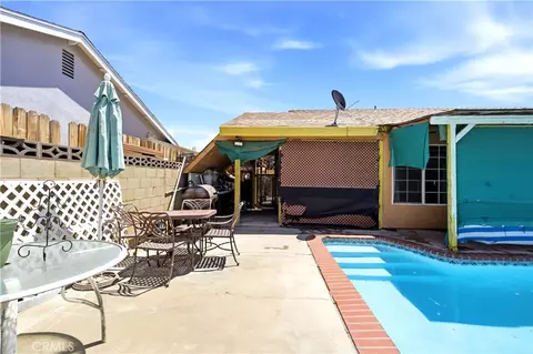 Exterior - 44309 Andale Ave, Lancaster, CA 93535 photo 10 of 11