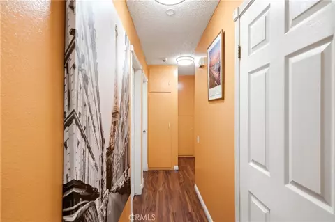 Entry Way - 44309 Andale Ave, Lancaster, CA 93535 photo 3 of 5