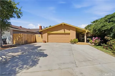 Exterior - 44309 Andale Ave, Lancaster, CA 93535 photo 2 of 11