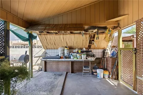 Exterior - 44309 Andale Ave, Lancaster, CA 93535 photo 5 of 11