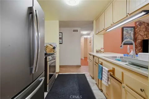 Kitchen - 44309 Andale Ave, Lancaster, CA 93535 photo 1 of 2