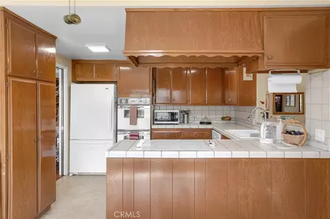Kitchen - 700 N 7th St, Montebello, CA 90640 photo 4 of 5